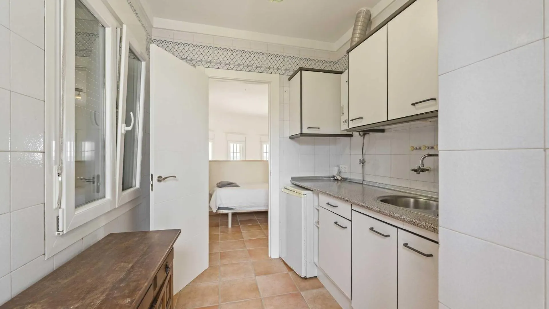 1100 Marbella Beachfront First Line