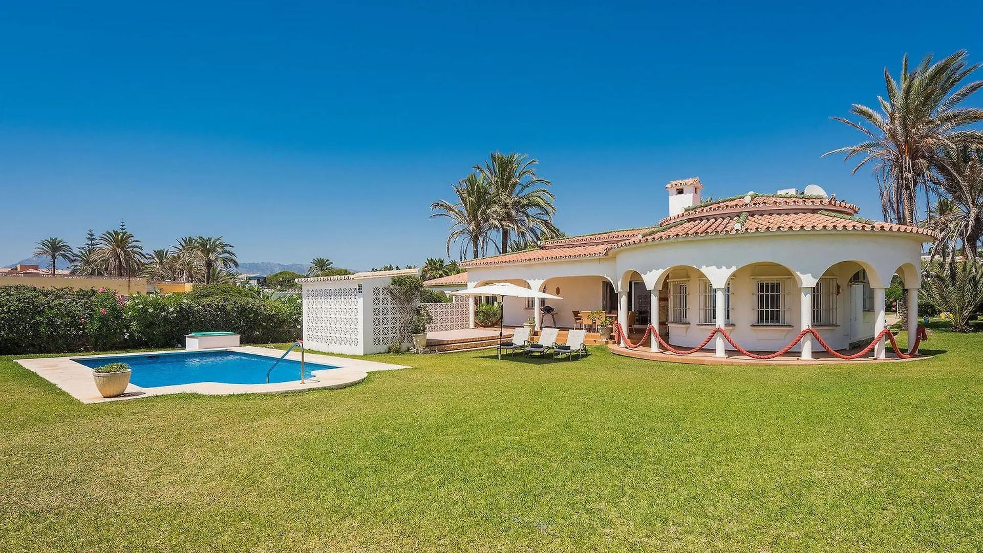 1100 Marbella Beachfront First Line Spain
