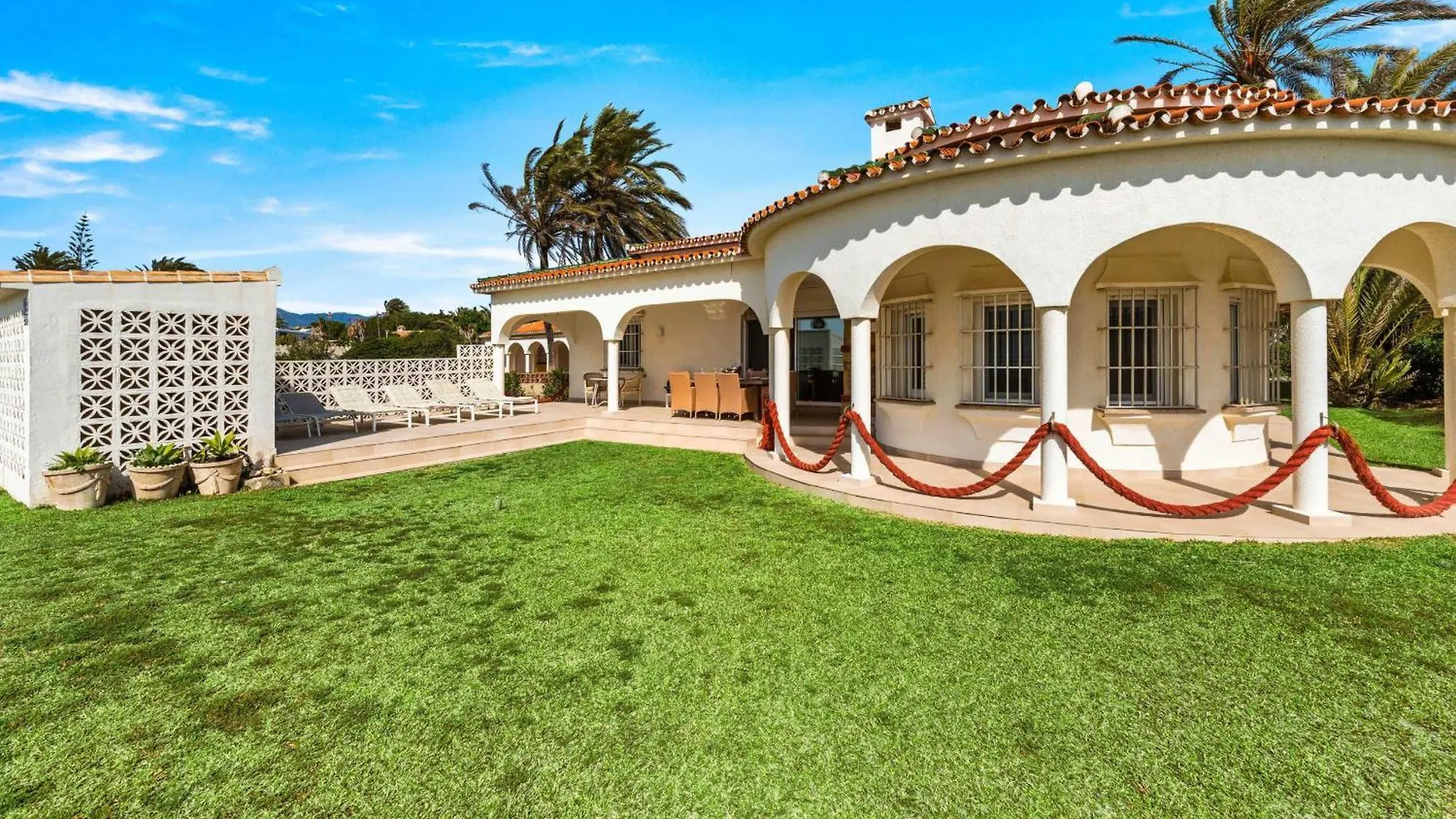 Villa 1100 Marbella Beachfront First Line Spain