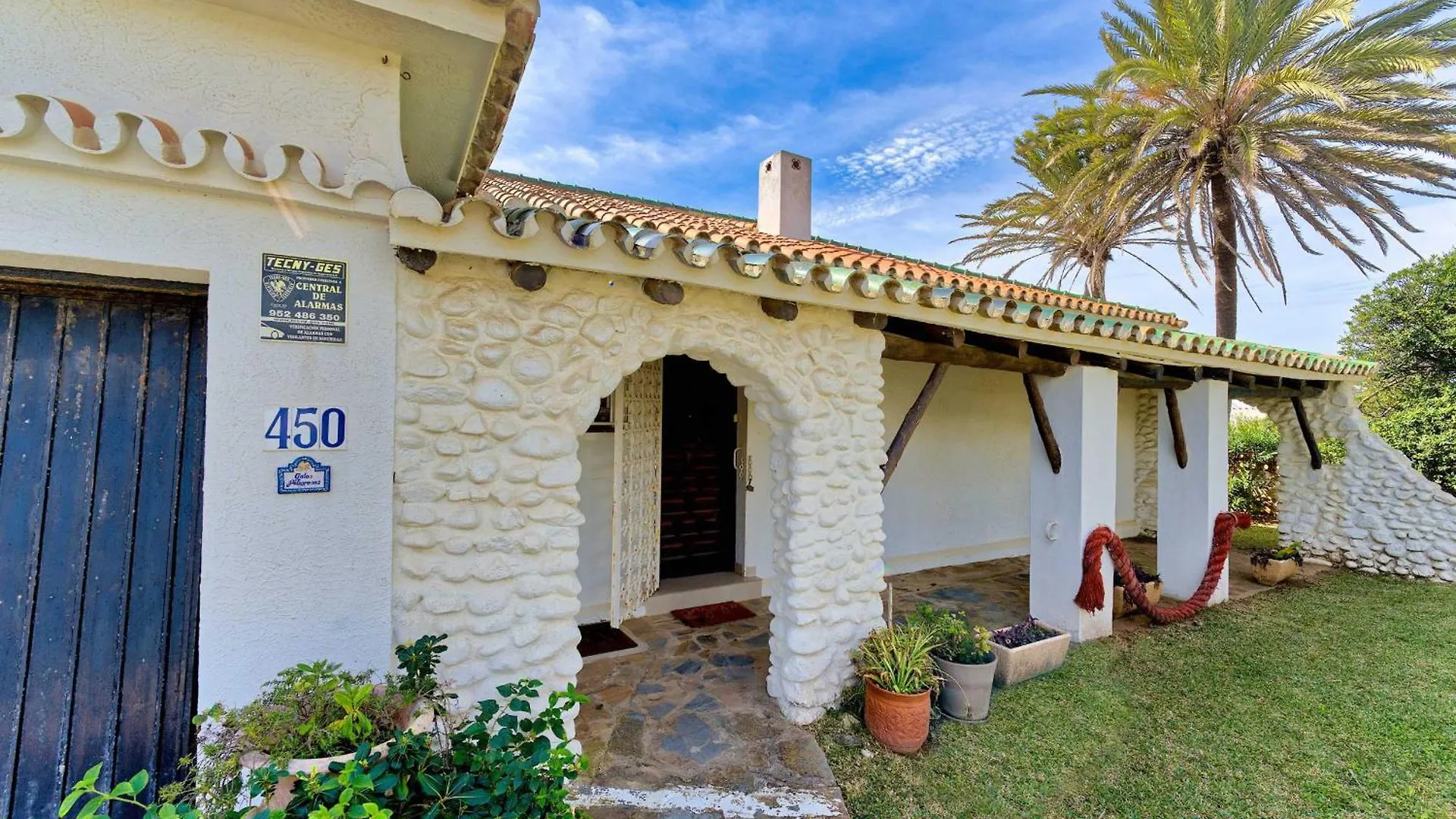 1100 Marbella Beachfront First Line
