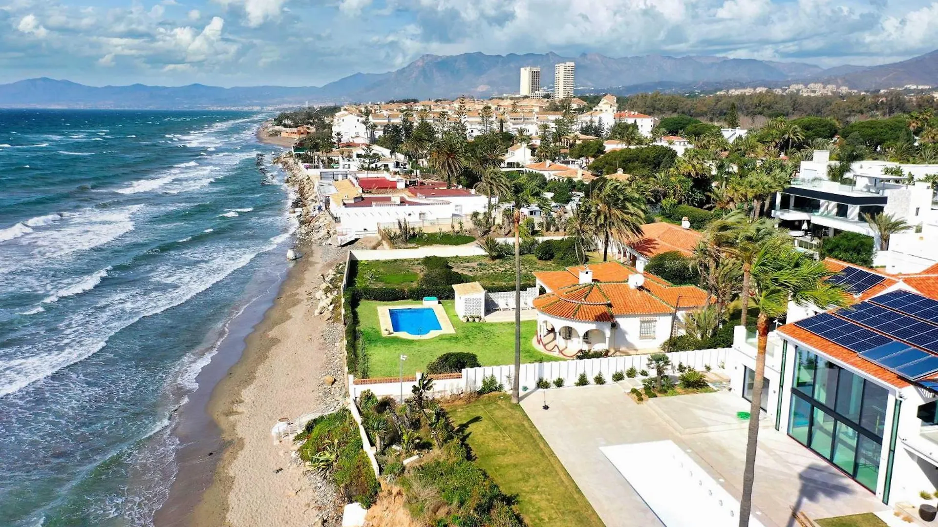 1100 Marbella Beachfront First Line 0*,